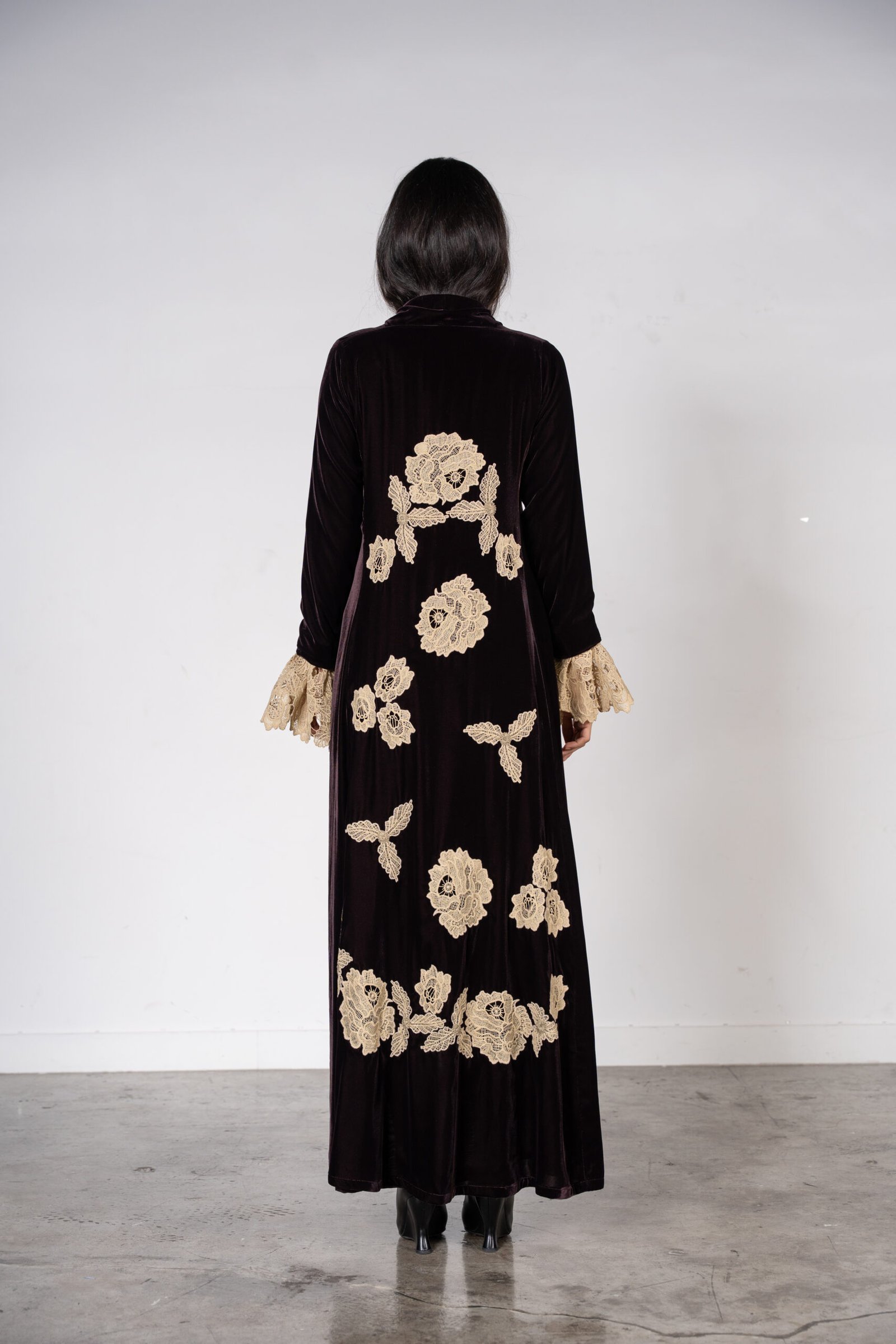 BROWN VELVET MAJESTY - Image 2