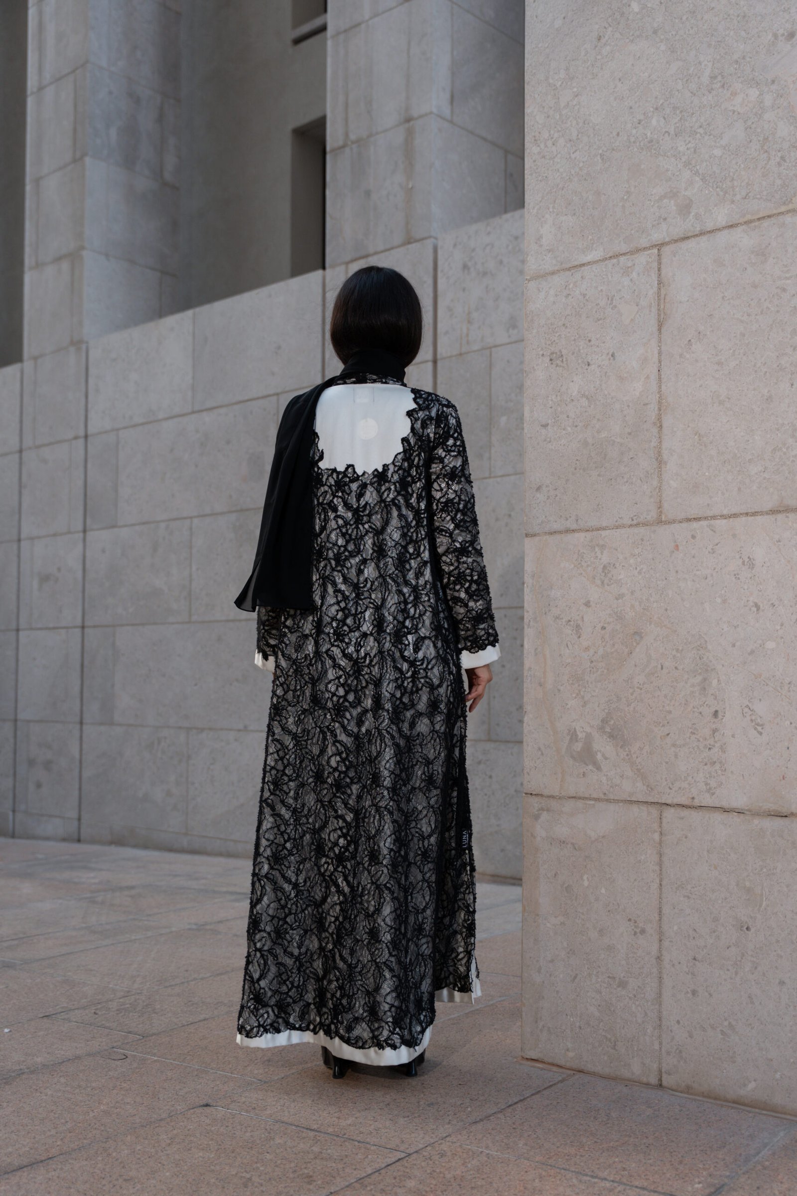 LUNAR ELEGANCE - Image 2