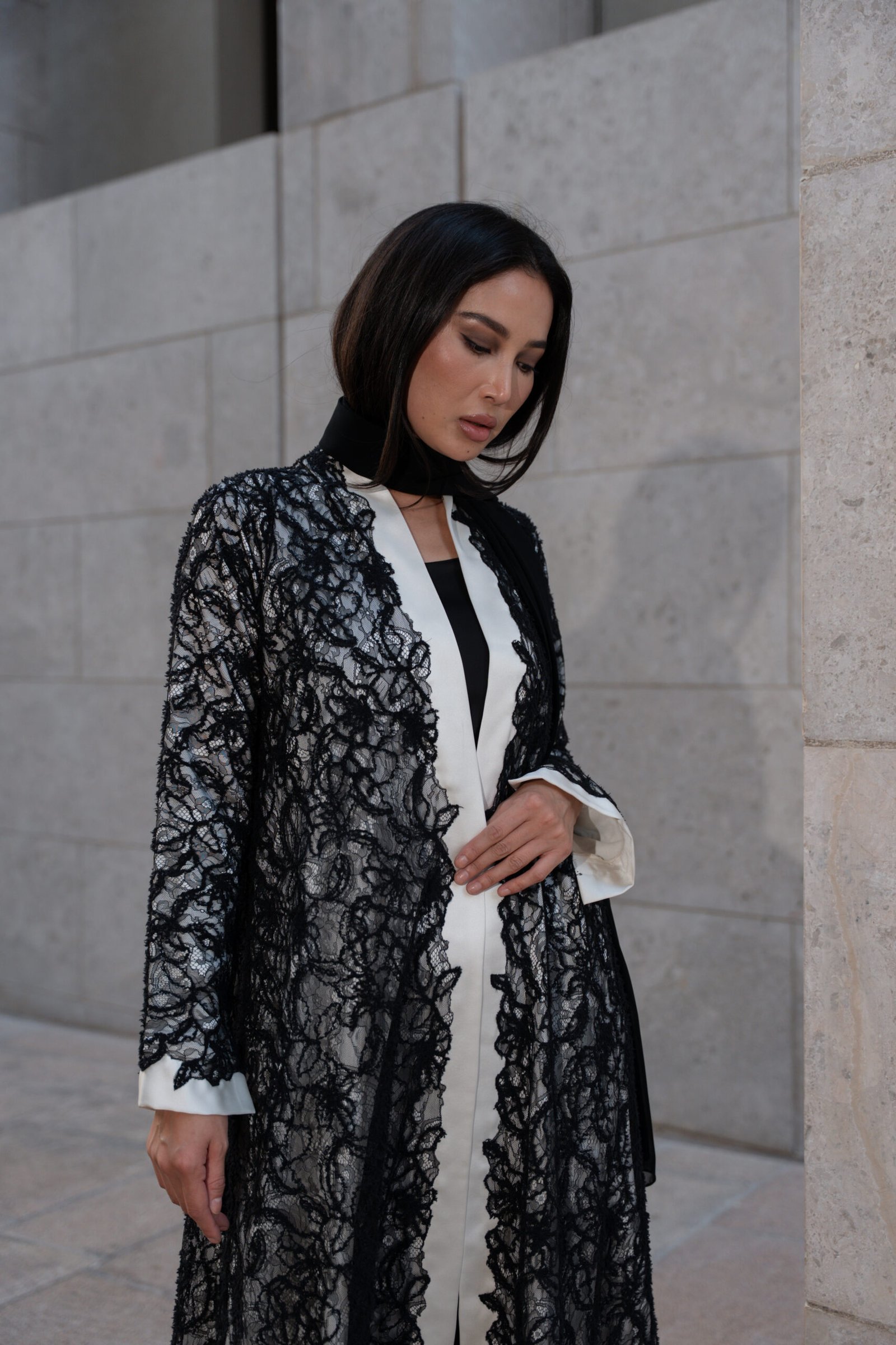 LUNAR ELEGANCE - Image 5