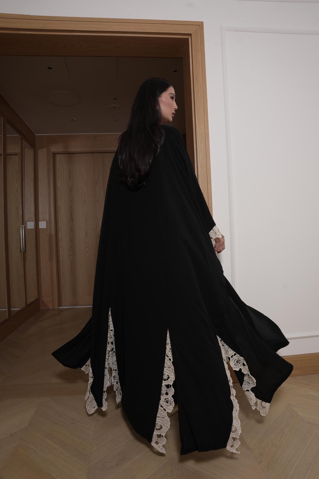 ROYALE BISHT - Image 3